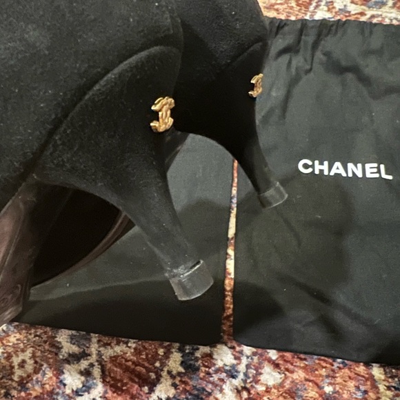 Vintage Chanel kitten heels - Picture 8 of 12